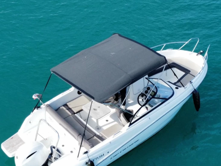 Yacht hire Antibes cheap Cap Camarat 6.5 BR