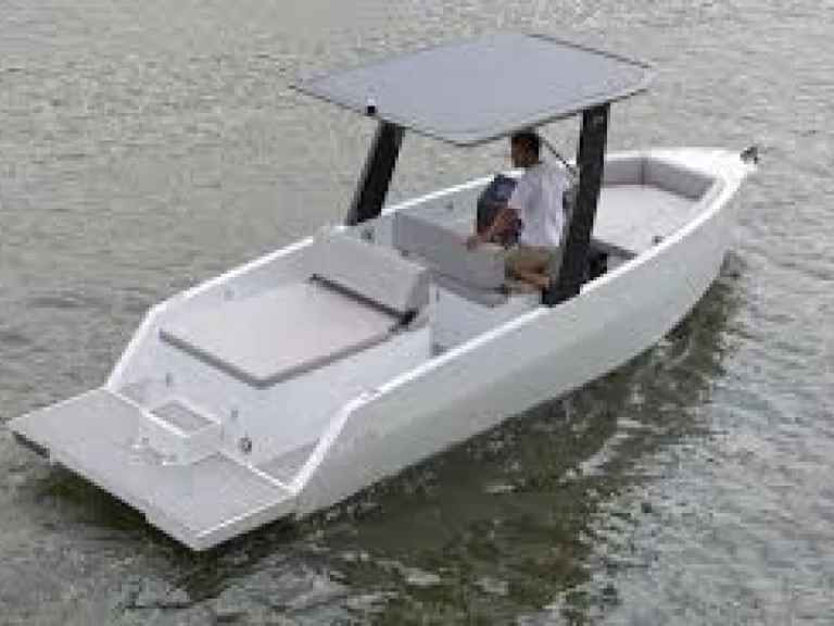 Hire Motorboat Lasai with a boat licence