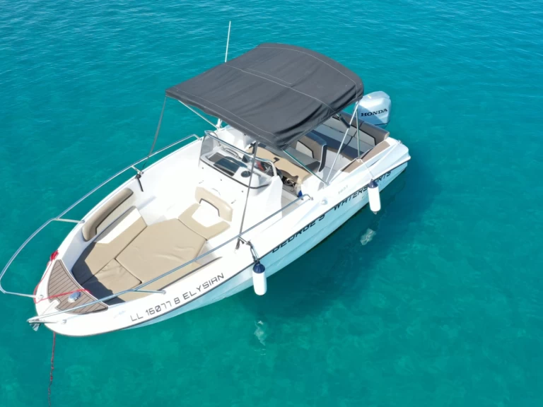 Hire Motorboat Karnic with a boat licence