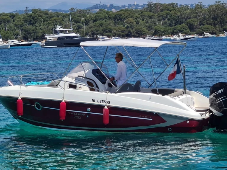 Motorboat hire in Cannes - Bénéteau Flyer 750 Sun Deck Rubis