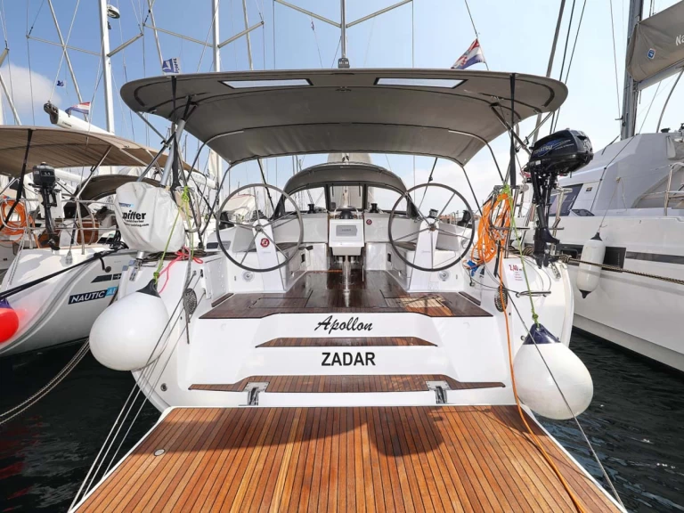 Yacht charter Jezera - Bavaria Cruiser 46 on SamBoat