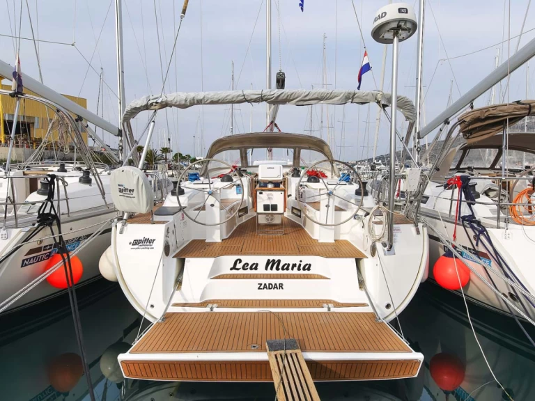 Hire Sailboat with or without skipper Bavaria Jezera