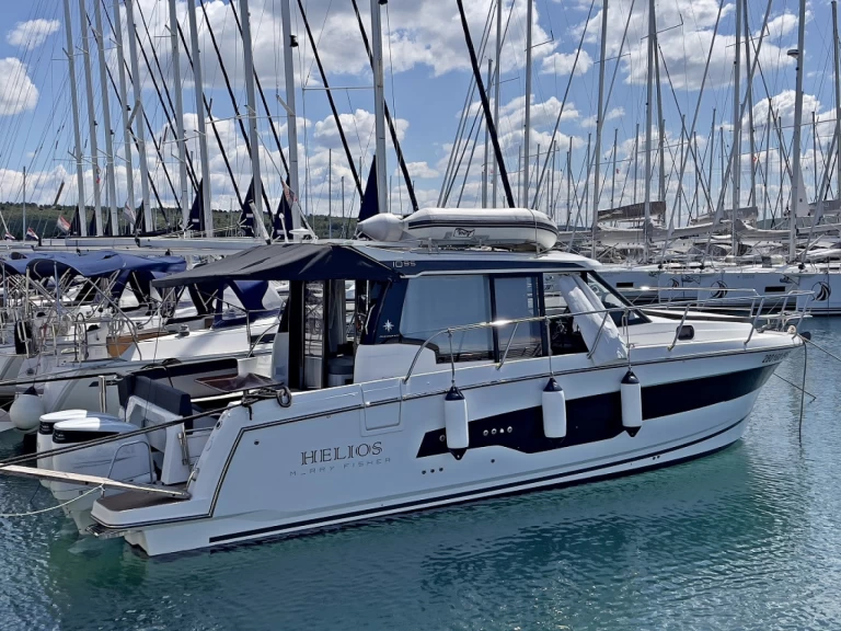 Motorboat hire in Sukošan - Jeanneau Merry Fisher 1095