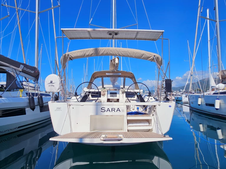 Hire a Dufour Dufour 390 Grand Large Kaštel Gomilica