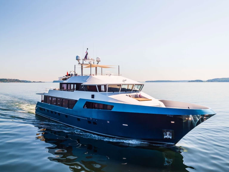 Yacht hire Nanaimo cheap ASCENTE