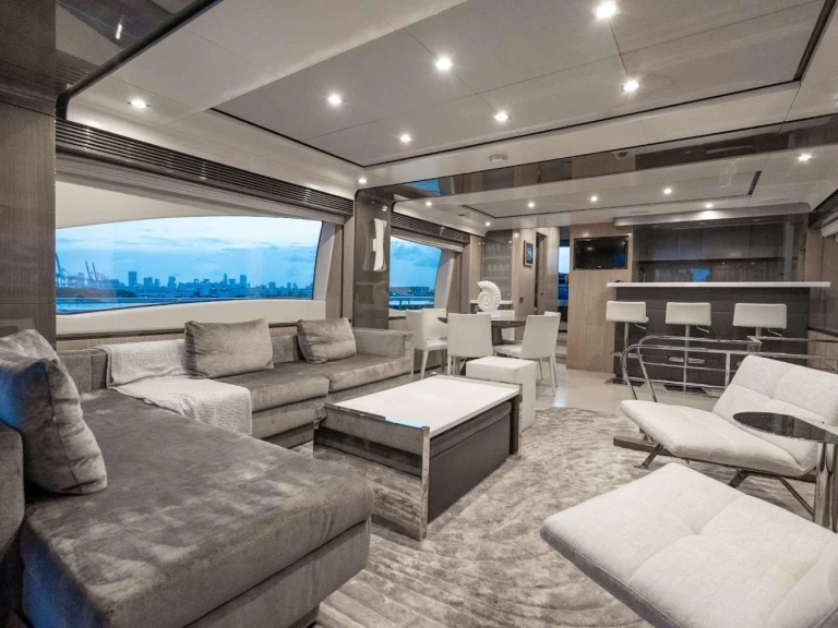 Luxury Yacht hire in Bahamas - Azimut Satisfaction