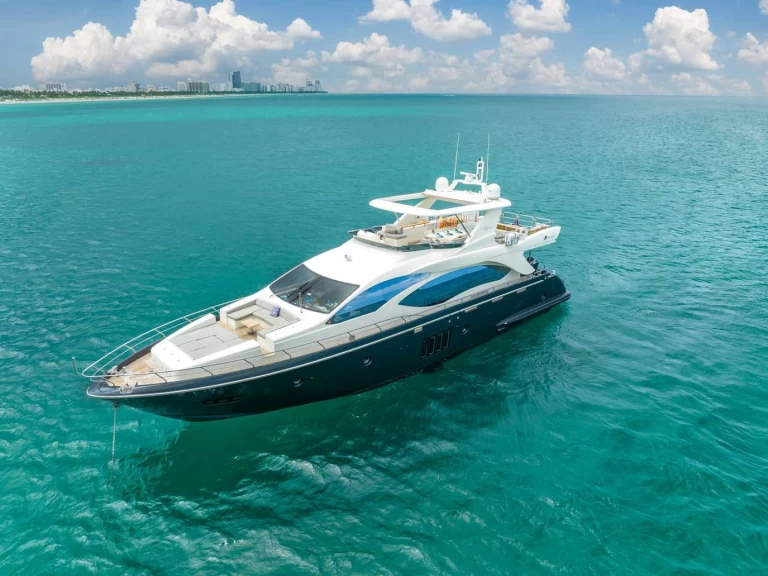 Hire Luxury Yacht with or without skipper Azimut Coconut Grove
