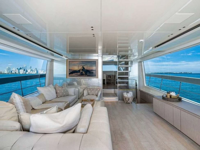 Luxury Yacht to hire State of Florida at the best price