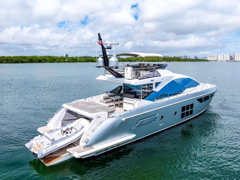 Luxury Yacht hire in Miami - Azimut Water You Doing