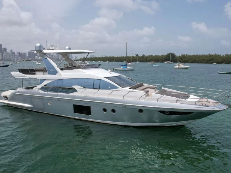 Hire Luxury Yacht with or without skipper Azimut Miami