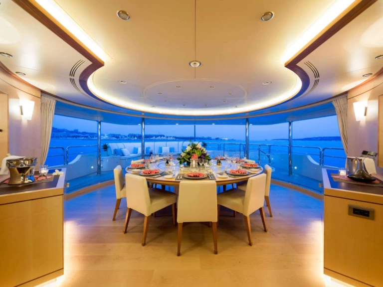 Luxury Yacht hire in Nassau - Benetti ARTHUR'S WAY 