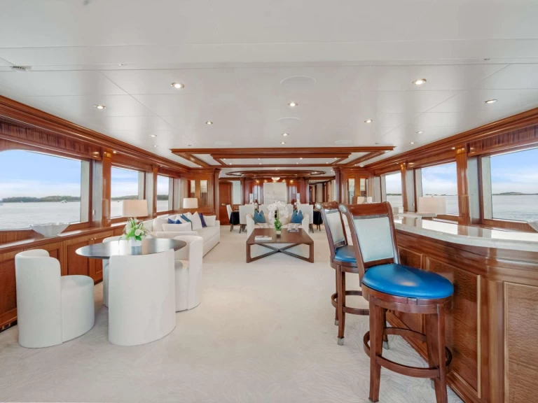 Luxury Yacht hire in Nassau - Richmond Yachts MISS STEPHANIE