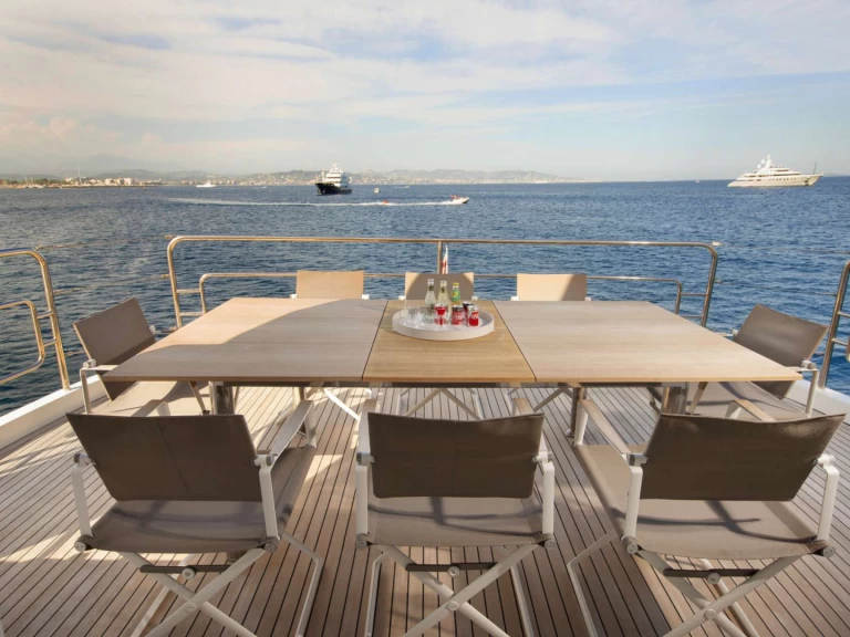 Luxury Yacht hire in Saint-Raphaël - MonteCarloYachts Esmeralda of the Seas