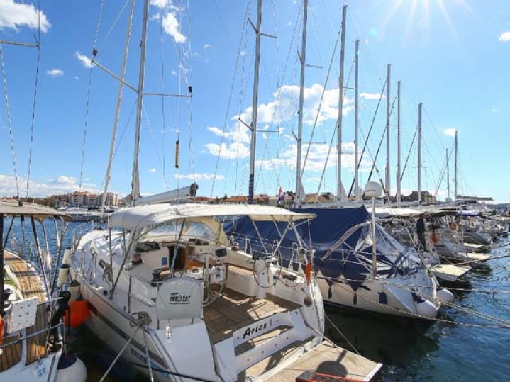 Hire a Bavaria Cruiser 45 Deme of Volos