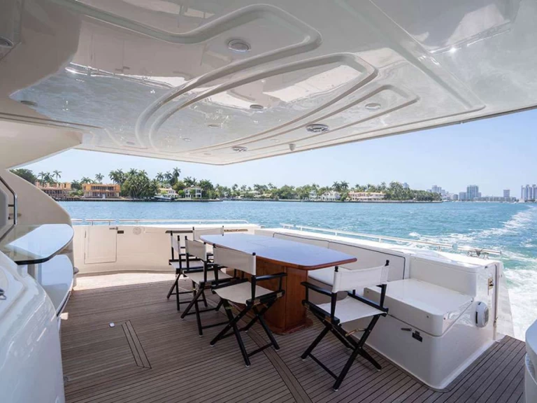 Hire Luxury Yacht with or without skipper Ferretti Miami