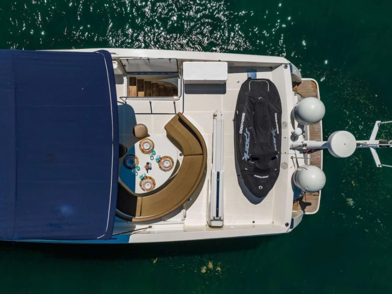 Hire Luxury Yacht with or without skipper Ferretti Miami