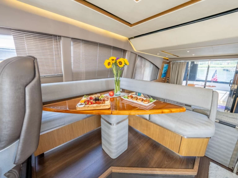 Yacht hire Manhasset cheap Sea Amber