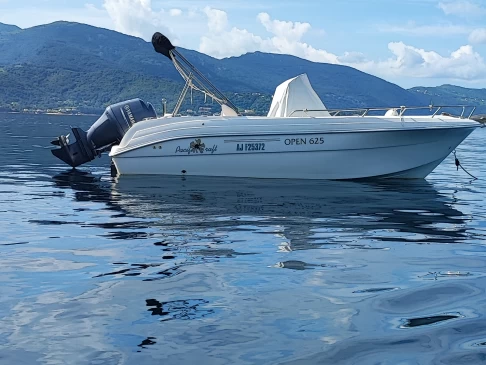 Charter a Pacific Craft Pacific Craft 625 Open in Sagone on Samboat