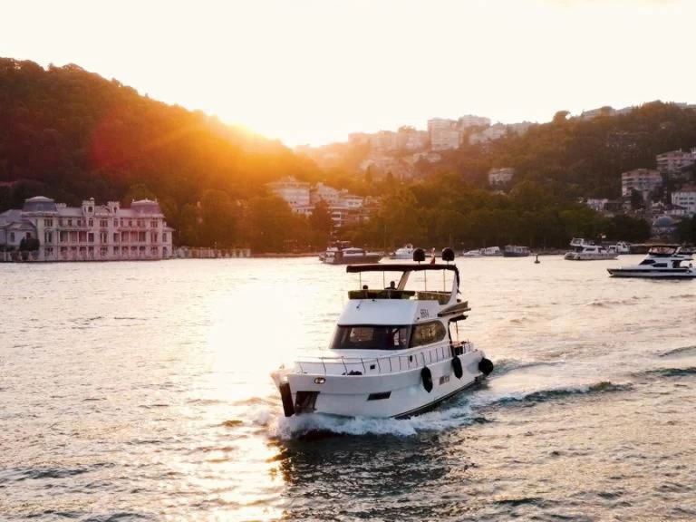 Luxury Yacht to hire Beşiktaş at the best price