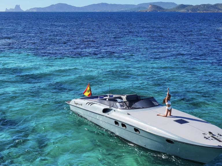 Motorboat hire in Ibiza Town - Magnum Magnum Marine 44'