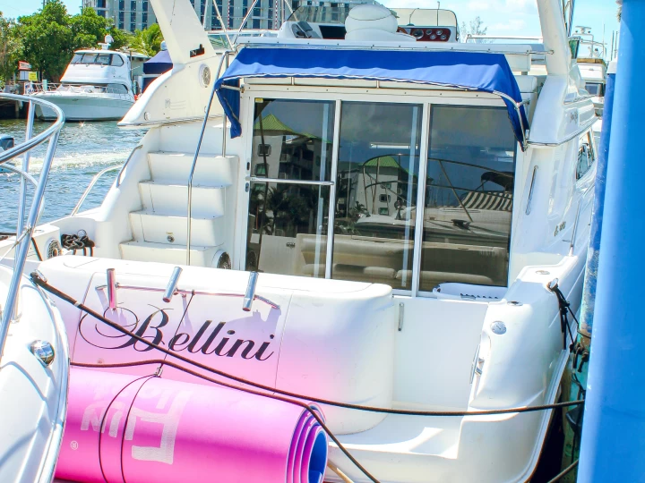 Yacht charter Miami - Sea Ray 450 fly bridge  on SamBoat