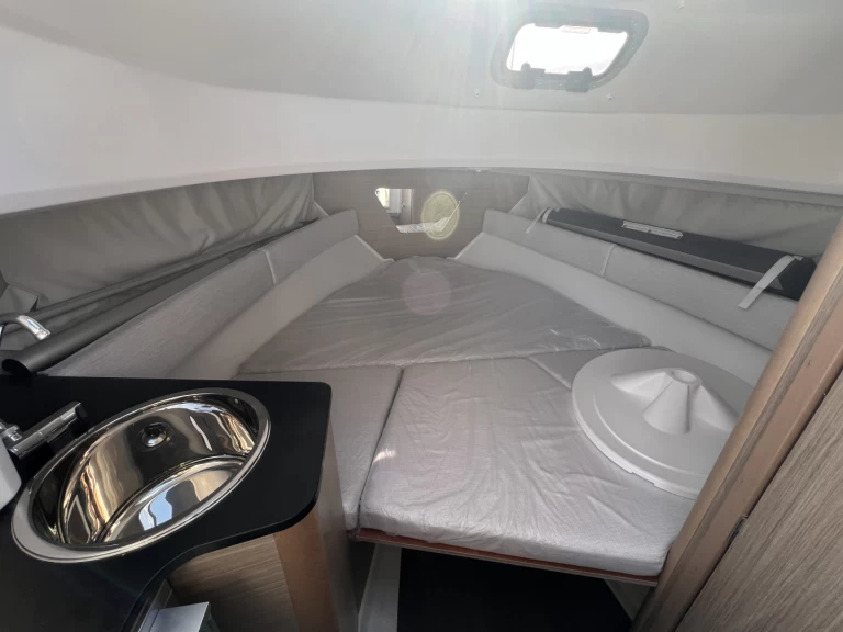 Yacht hire Les Issambres cheap Cap Camarat 755 WA