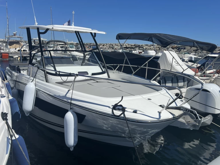 Motorboat to hire Les Issambres at the best price