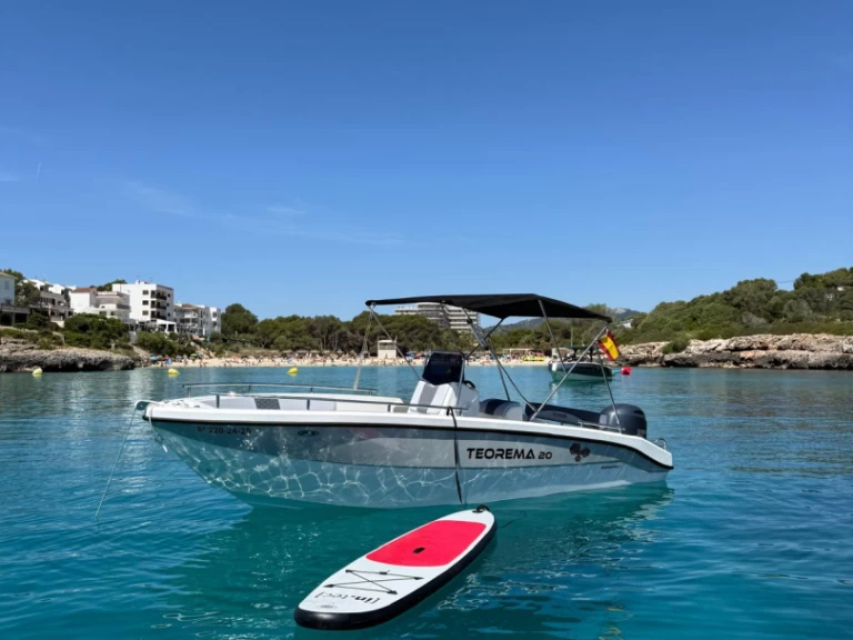 Charter a Kolmarine Teorema 20 in Portocolom on Samboat