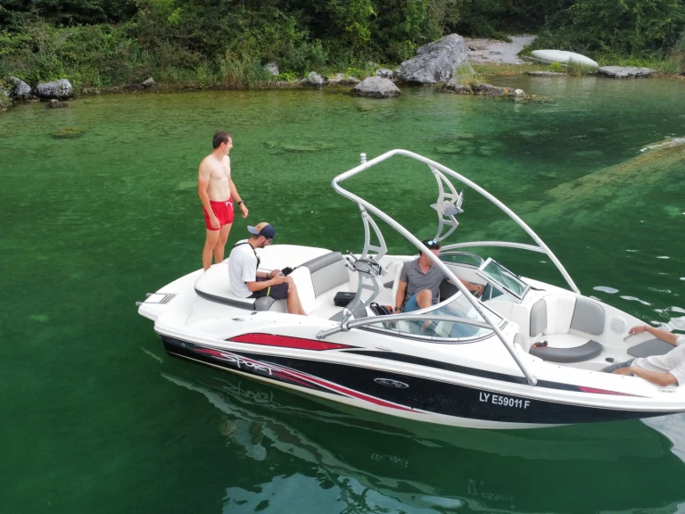 Motorboat to hire Aix-les-Bains at the best price