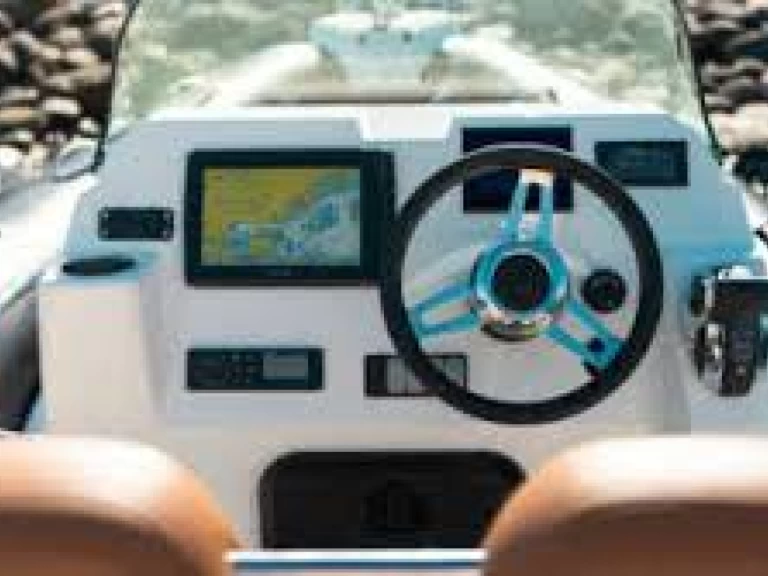 Hire a zodia Medline 7.5 Port Grimaud