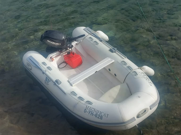 Catamaran hire in Açores - Broadblue 385 