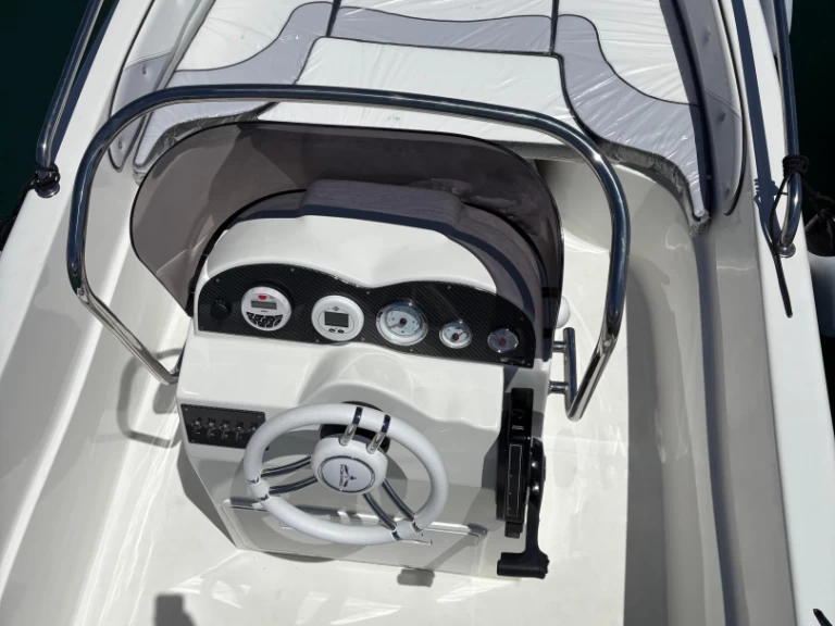 Hire Motorboat with or without skipper Trimarchi La Spezia