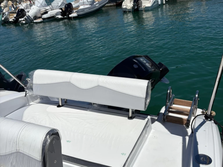 Motorboat to hire La Spezia at the best price