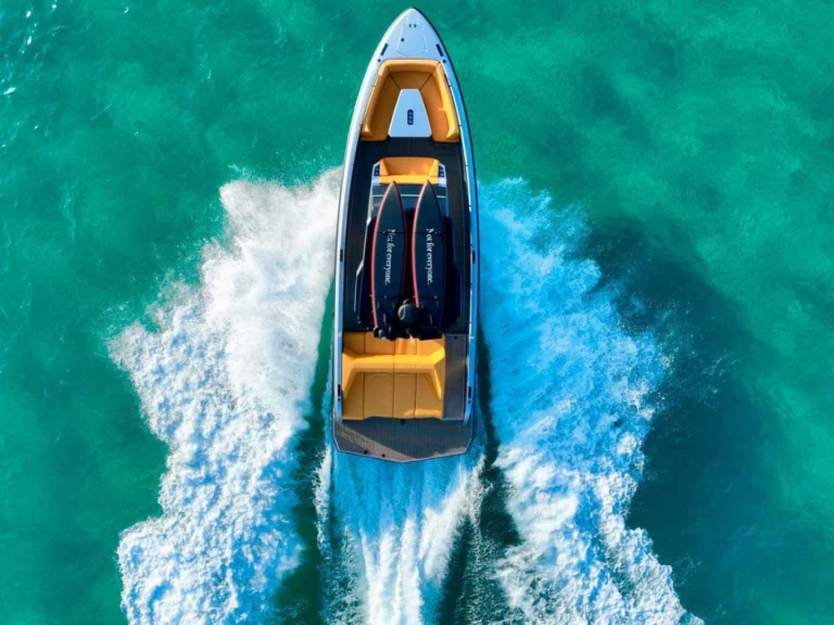 Yacht charter Ibiza Town - Vanquish VQ 40 on SamBoat