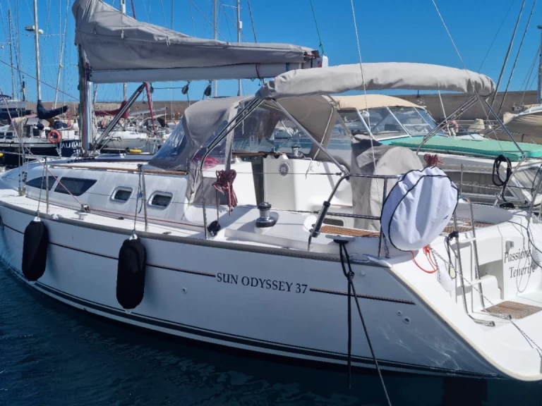 Hire Sailboat with or without skipper Jeanneau Golf del Sur