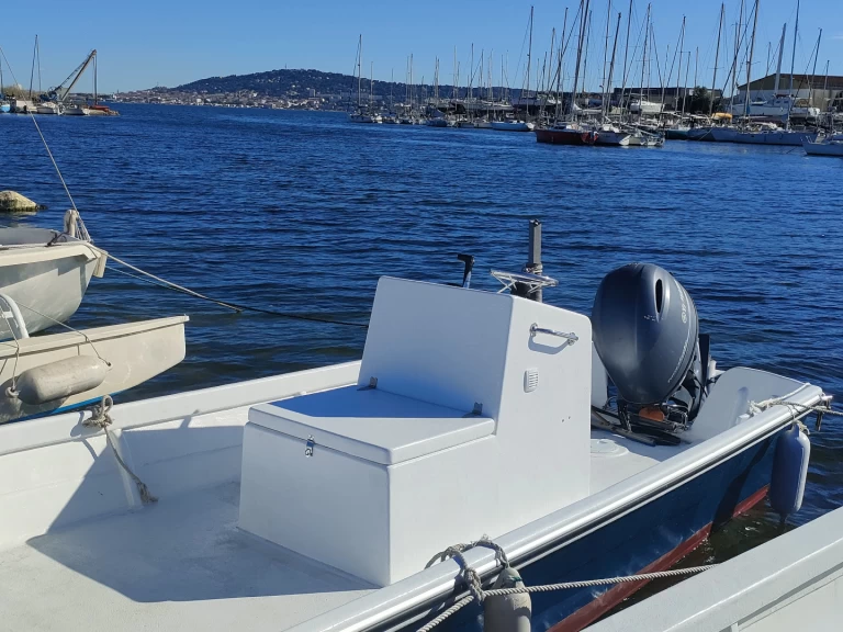 Motorboat to hire Balaruc-les-Bains at the best price