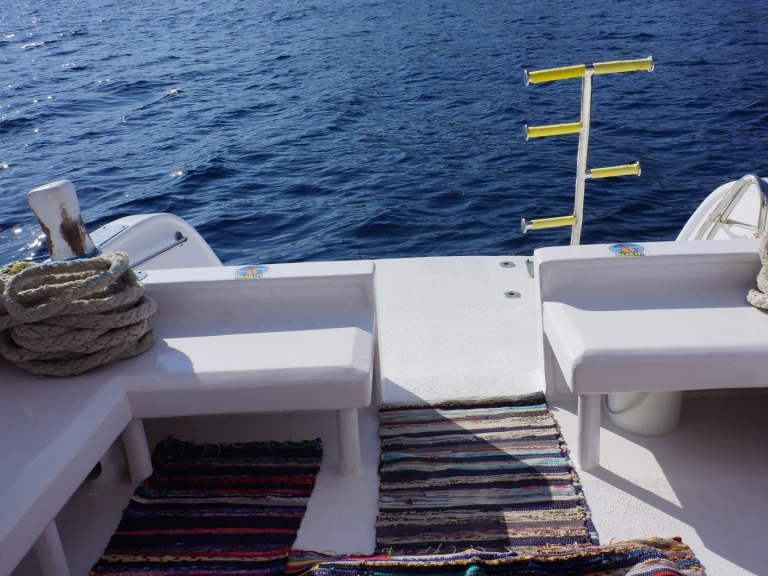 Hire Luxury Yacht Sharm  with a boat licence