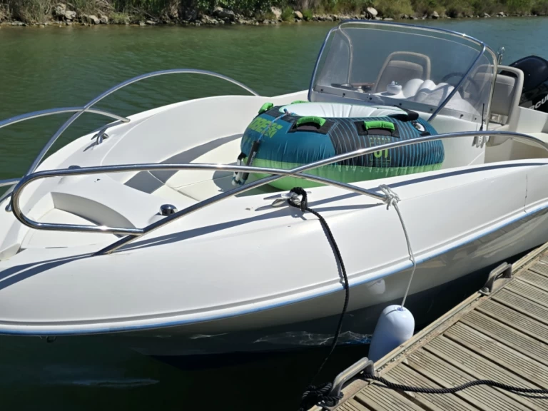 Yacht hire Carnon-Plage cheap Quicksilver 635 Commander
