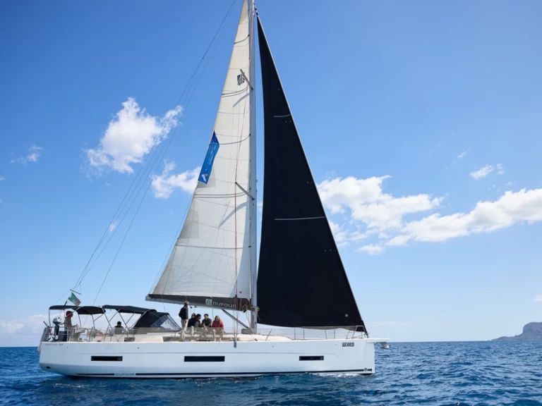 Charter a Dufour Dufour 530 in Palermo on Samboat