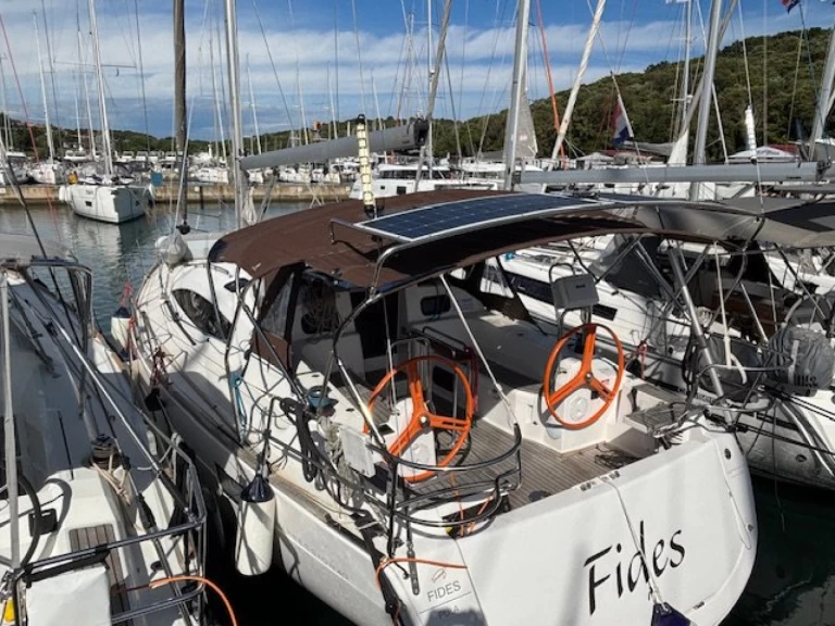 Yacht hire Pula cheap Impression 40