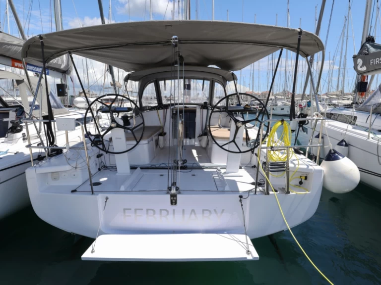 Hire Sailboat Bénéteau with a boat licence