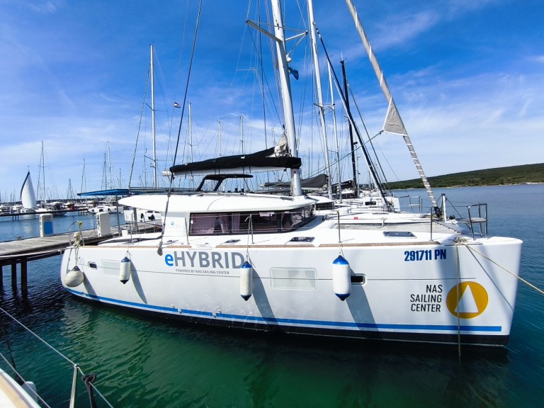 Yacht hire Punat cheap Lagoon 400 S2