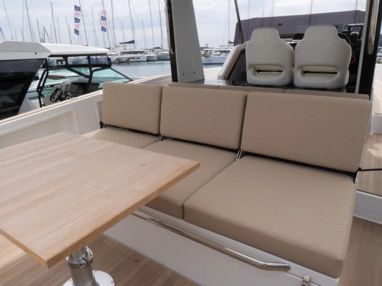 Charter a Lucky Wood Vicenzo 39 WA in Zadar on Samboat