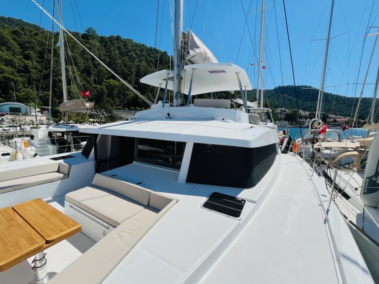 Hire Catamaran Bali with a boat licence
