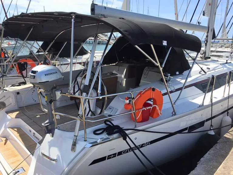 Sailboat hire in Skiathos - Bavaria Cruiser 46