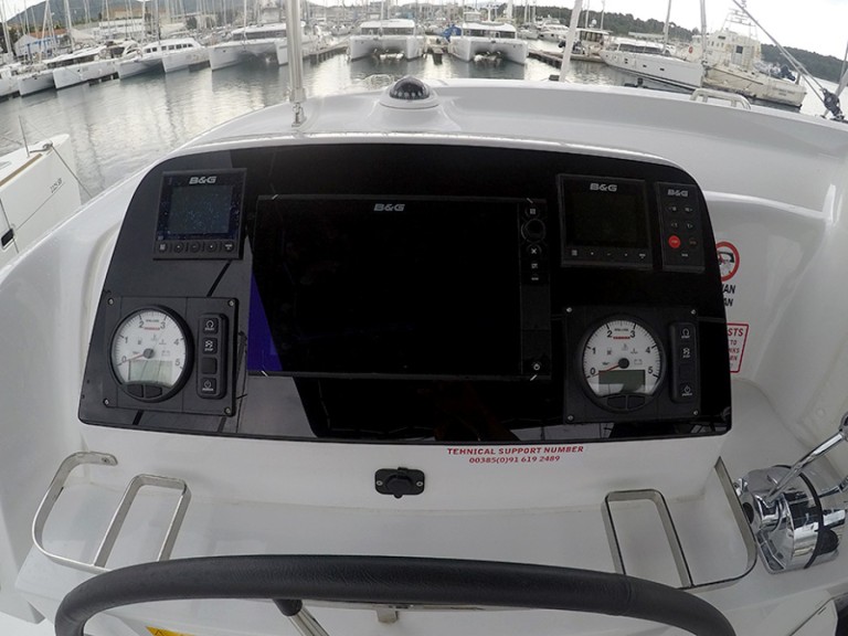 Charter a Lagoon Lagoon 42 in Šibenik on Samboat