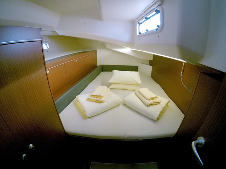 Hire Sailboat with or without skipper Hanse Šibenik