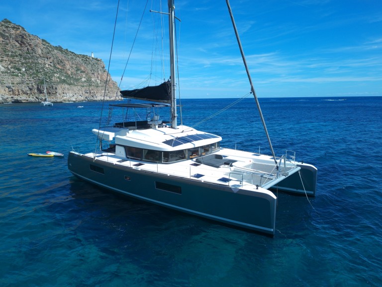 Catamaran to hire Santa Eulària des Riu at the best price