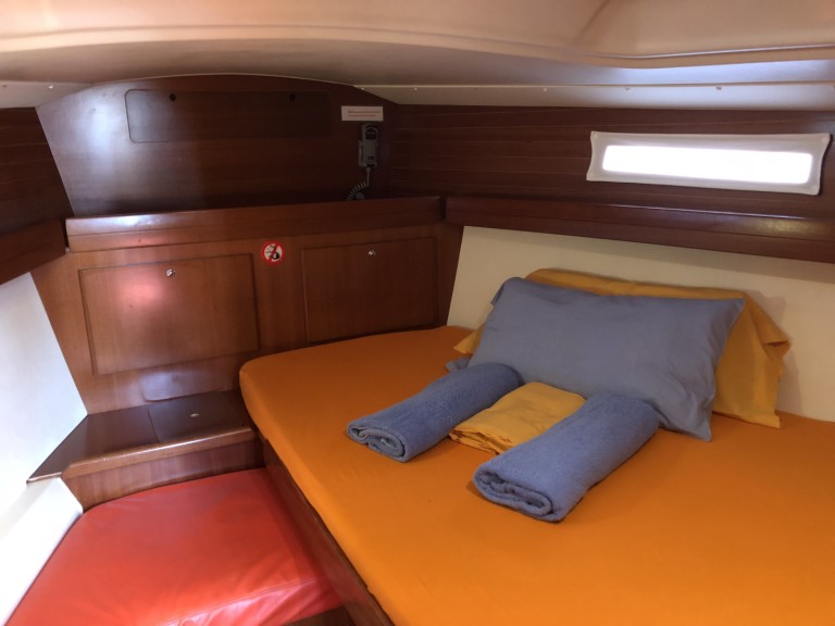 Hire a Dufour Dufour 365 Grand Large Sant Antoni de Portmany