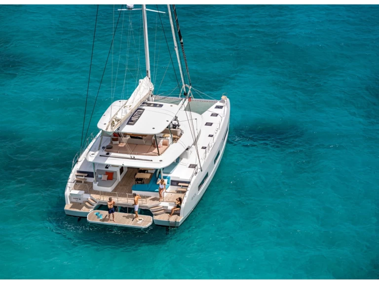 Hire Catamaran Lagoon with a boat licence
